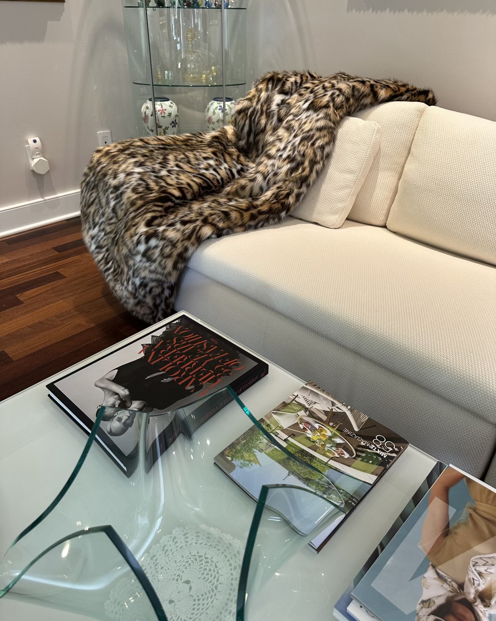 FUR-FREE FOX (FAUX FUR) THROW