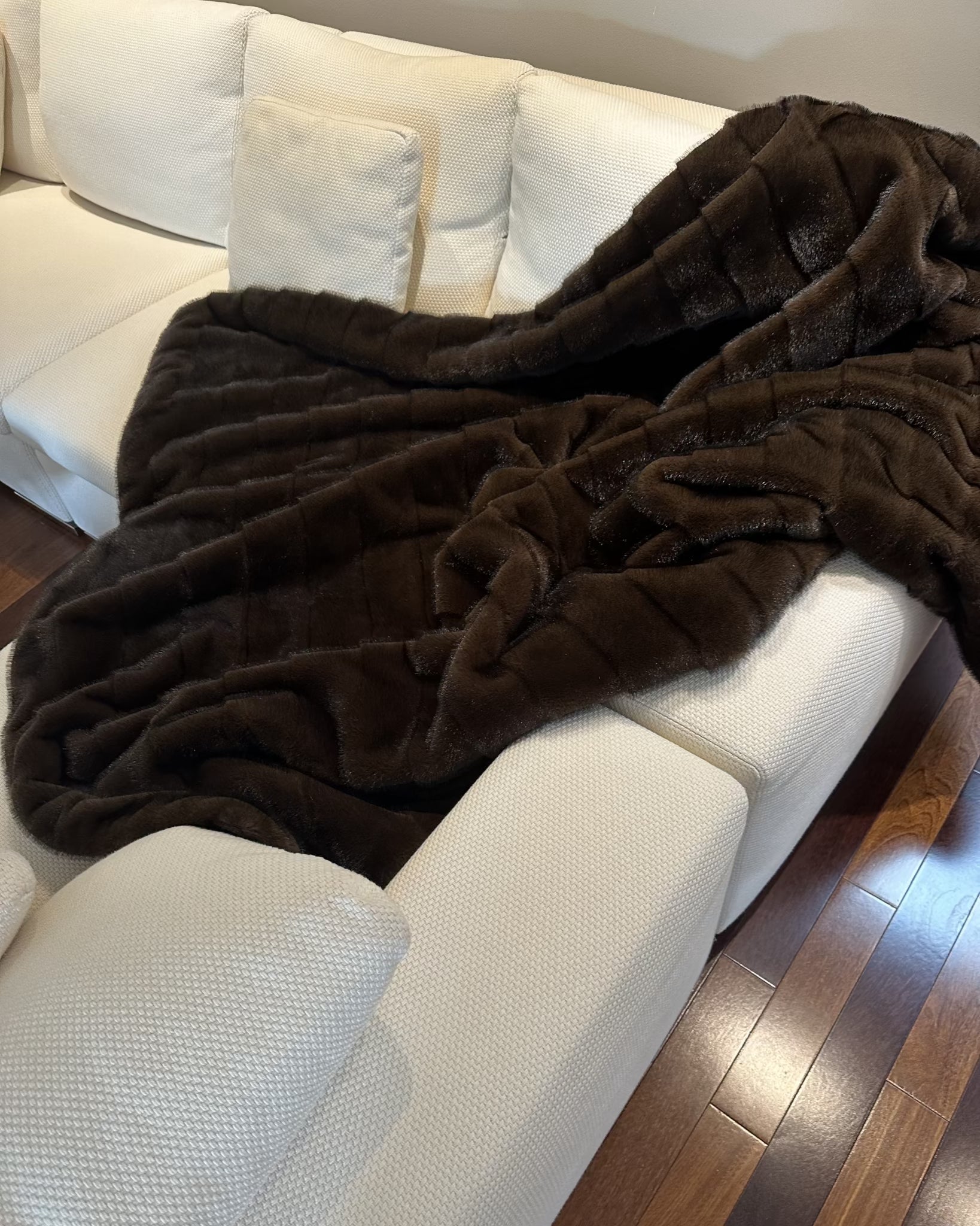 FUR-FREE MINK (FAUX FUR) THROW