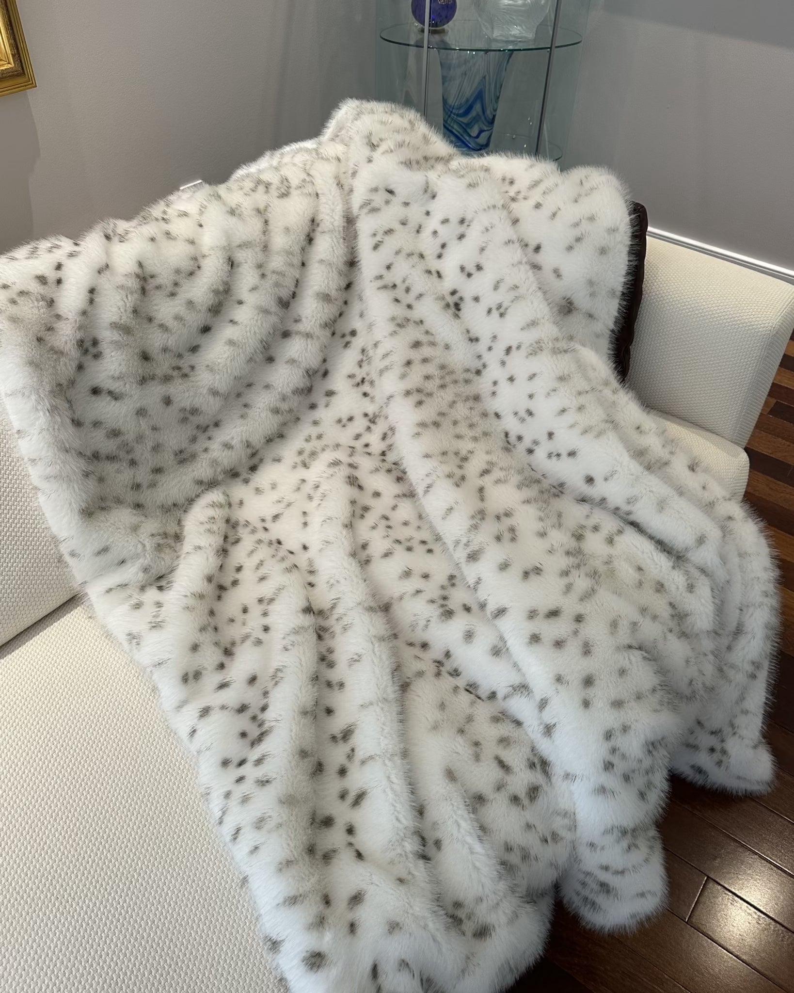 FUR-FREE FOX (FAUX FUR) THROW