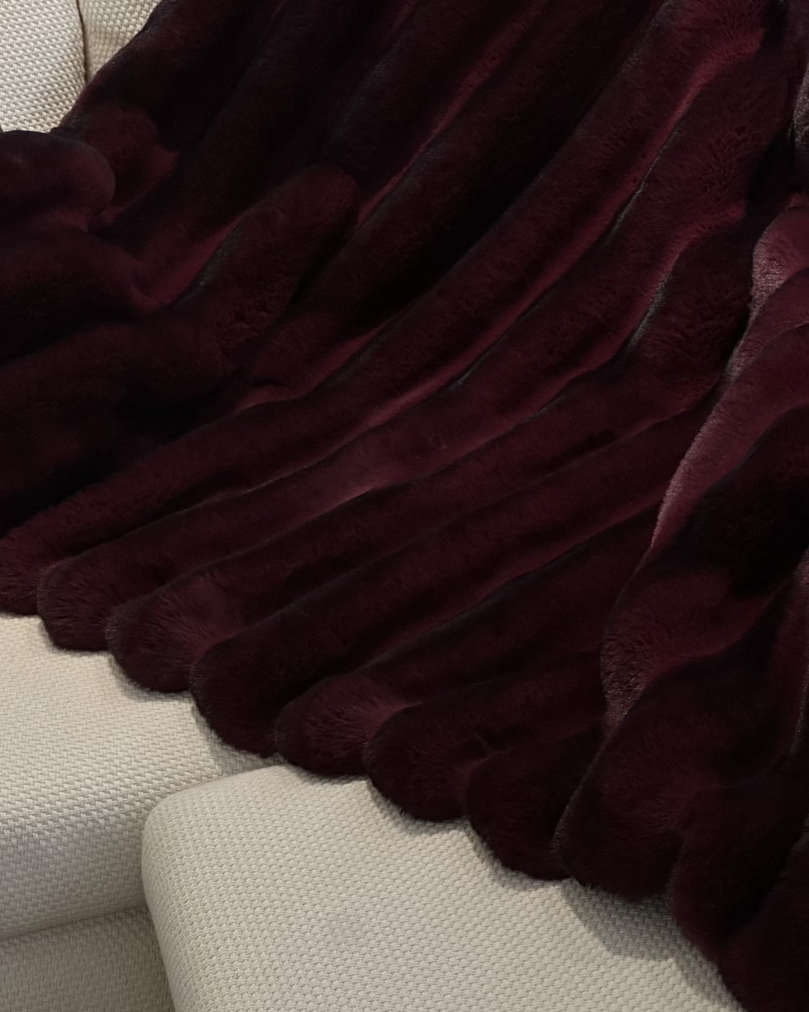 FUR-FREE CHINCHILLA (FAUX FUR) THROW