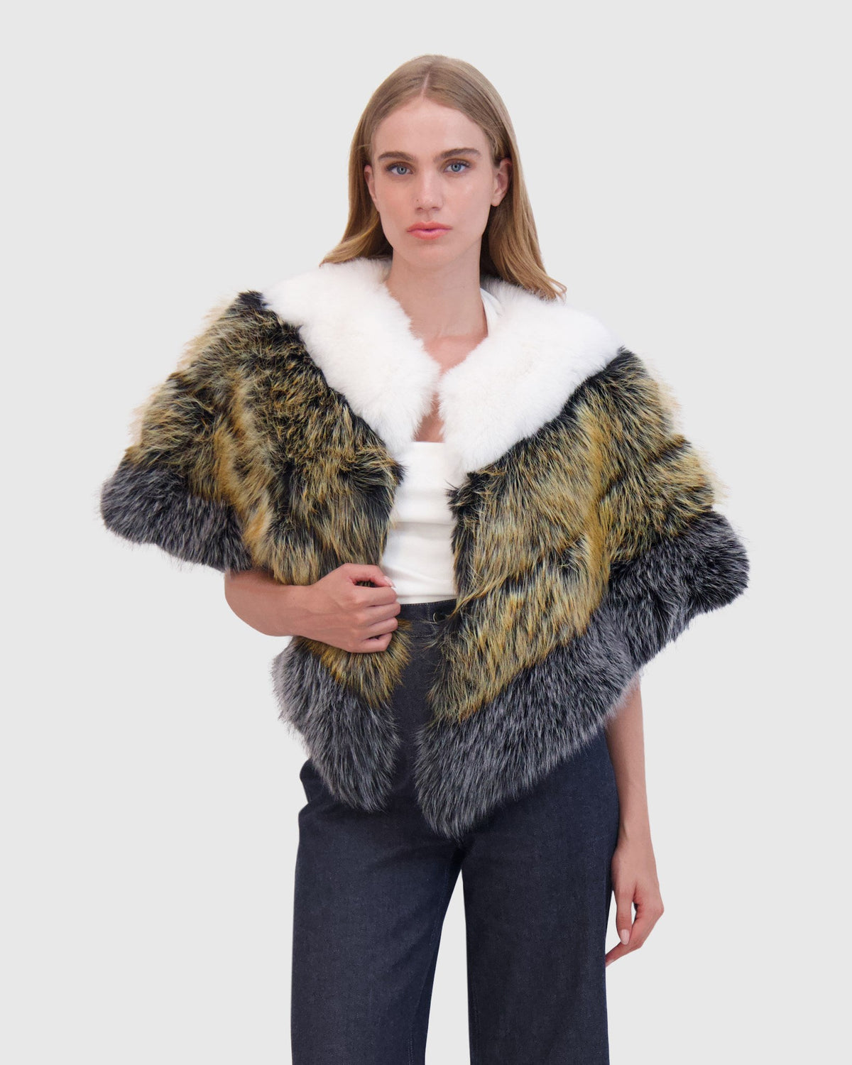 FUR-FREE FOX-LIKE CAPE - WHITE/GOLD/SILVER