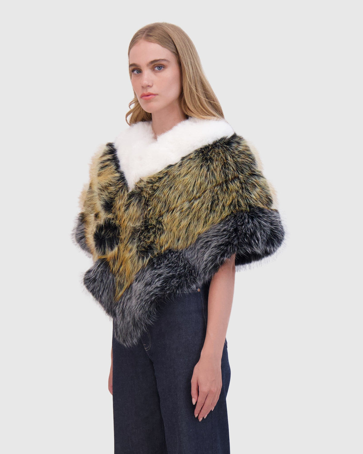 FUR-FREE FOX-LIKE CAPE - WHITE/GOLD/SILVER
