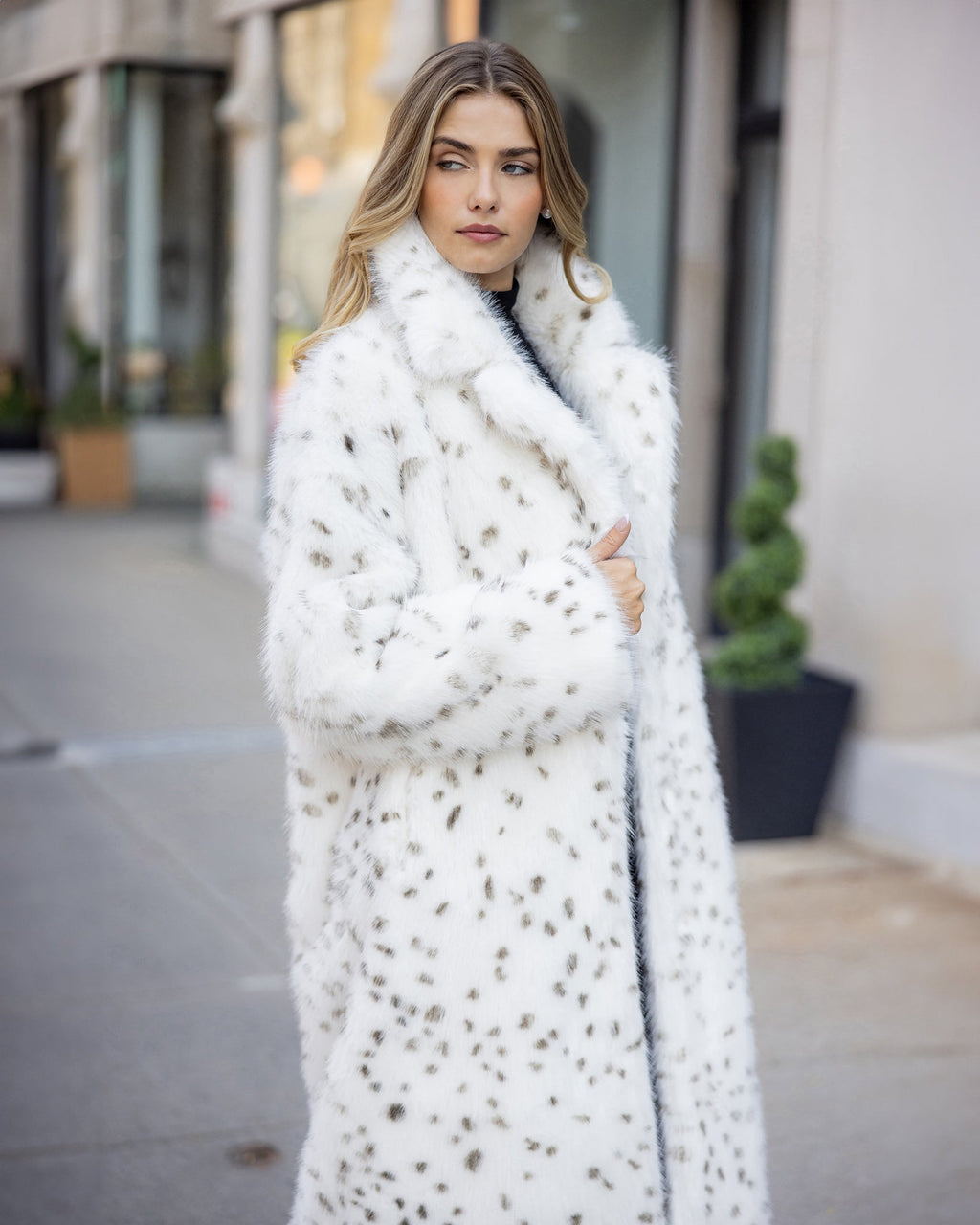 FUR-FREE FOX (FAUX FUR) COAT - WHITE/BLACK SPOTTED