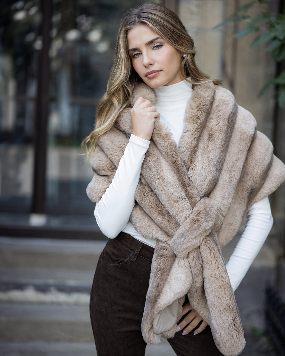 FUR-FREE CHINCHILLA (FAUX FUR) STOLE - CAMEL CHINCH