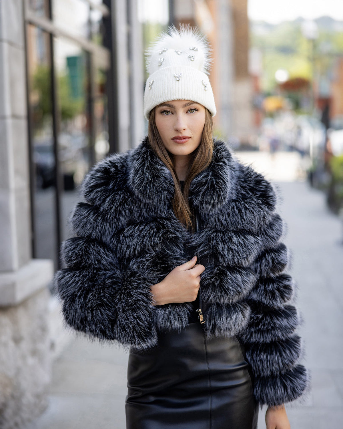 KNIT BEANIE HAT WITH FUR-FREE FOX (FAUX FUR) POMPOM - WHITE/WHITE