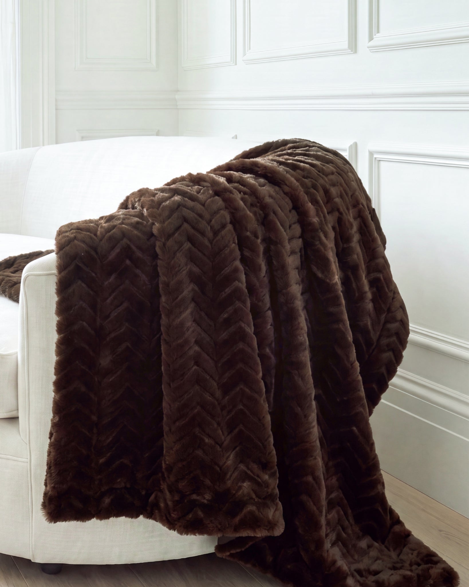 FUR-FREE MINK (FAUX FUR) THROW