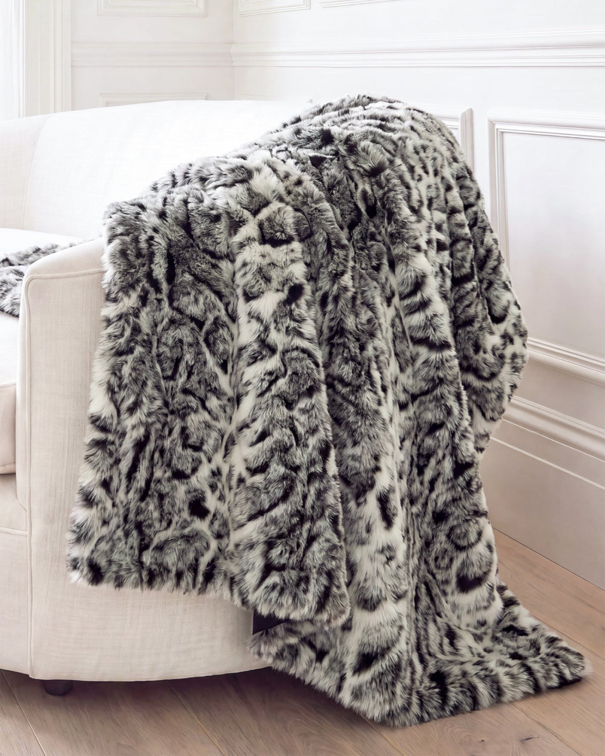 FUR-FREE FOX (FAUX FUR) THROW - GRAY SNOW LPRD