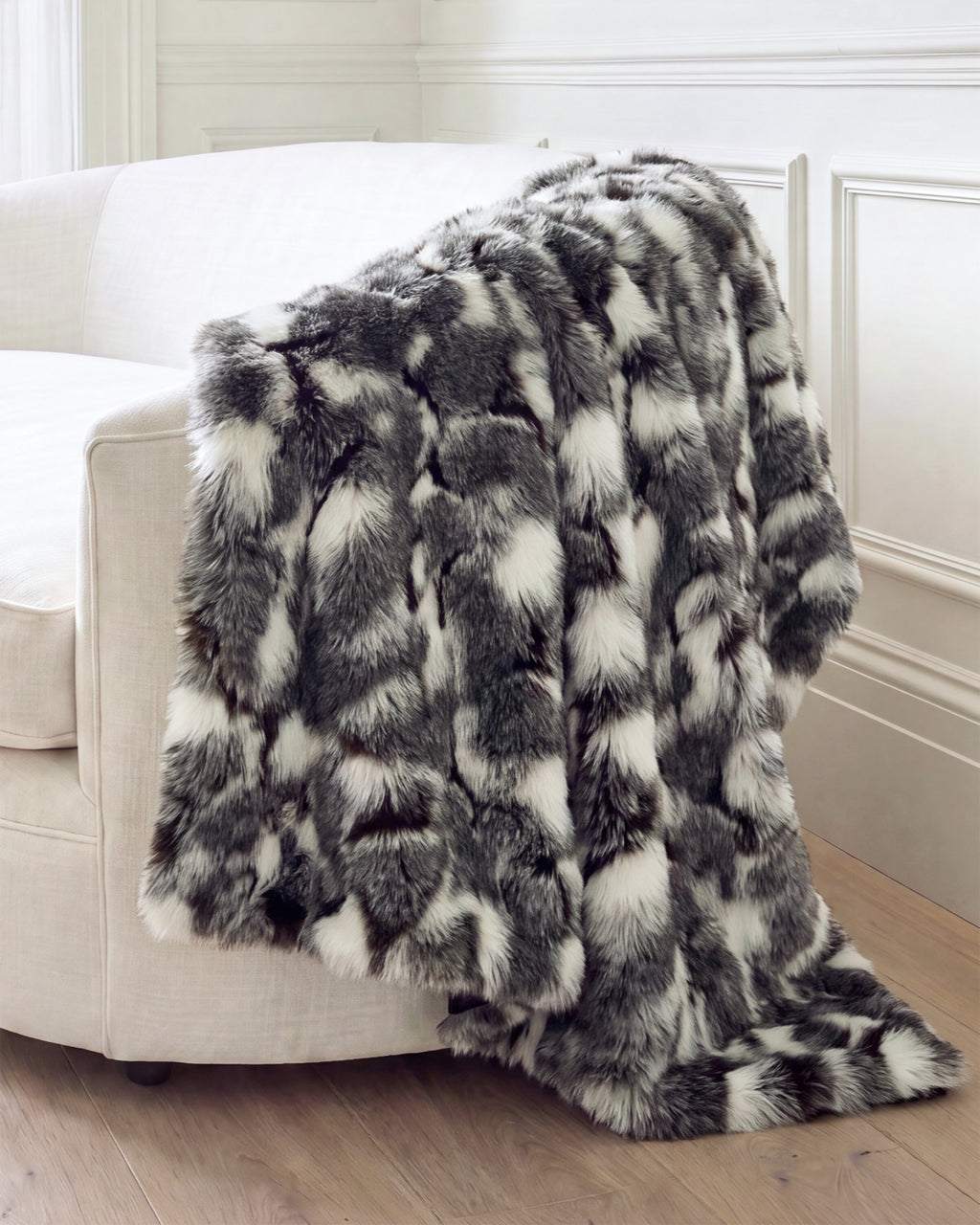 FUR-FREE FOX (FAUX FUR) THROW
