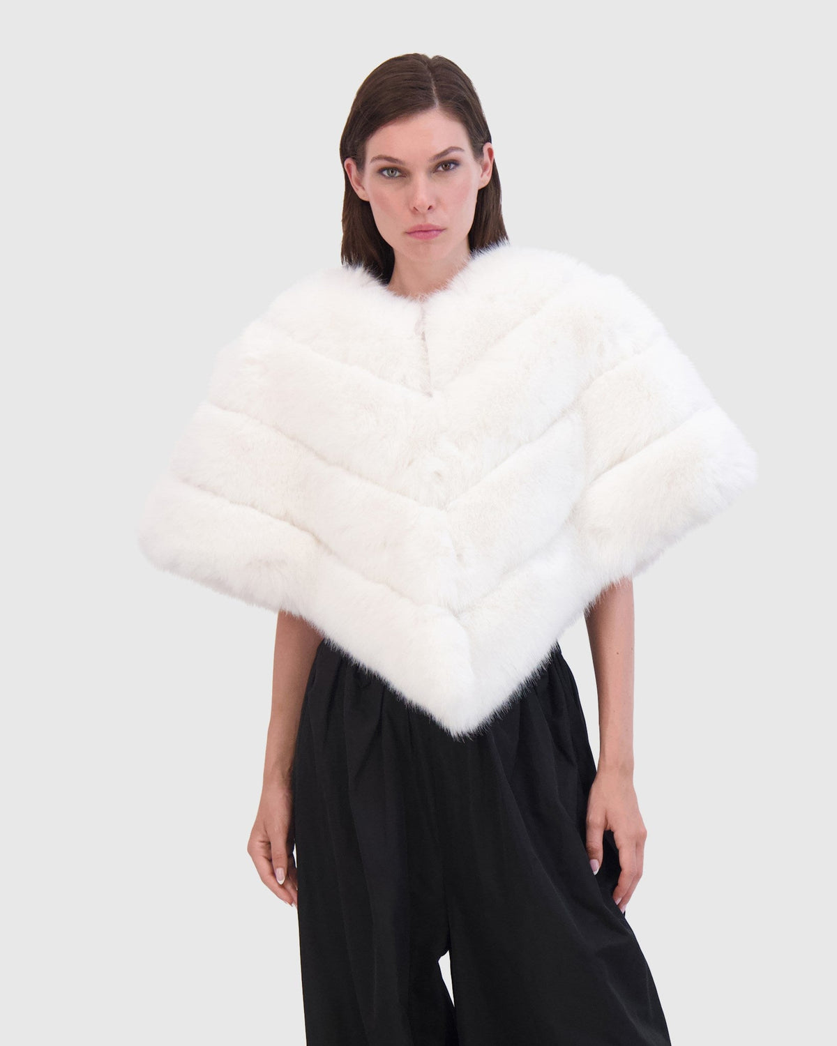 FUR-FREE FOX-LIKE CAPE - WHITE