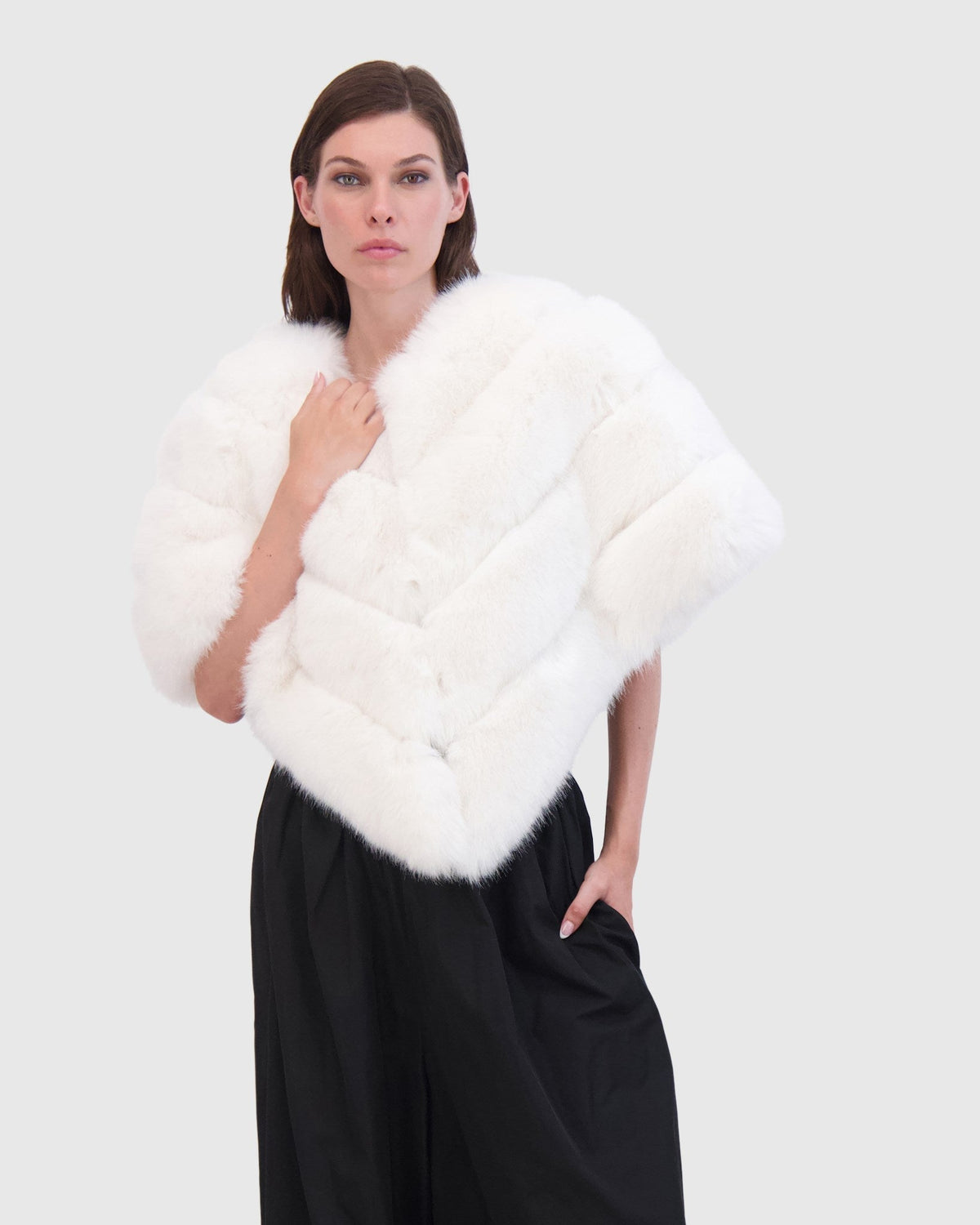 FUR-FREE FOX-LIKE CAPE - WHITE