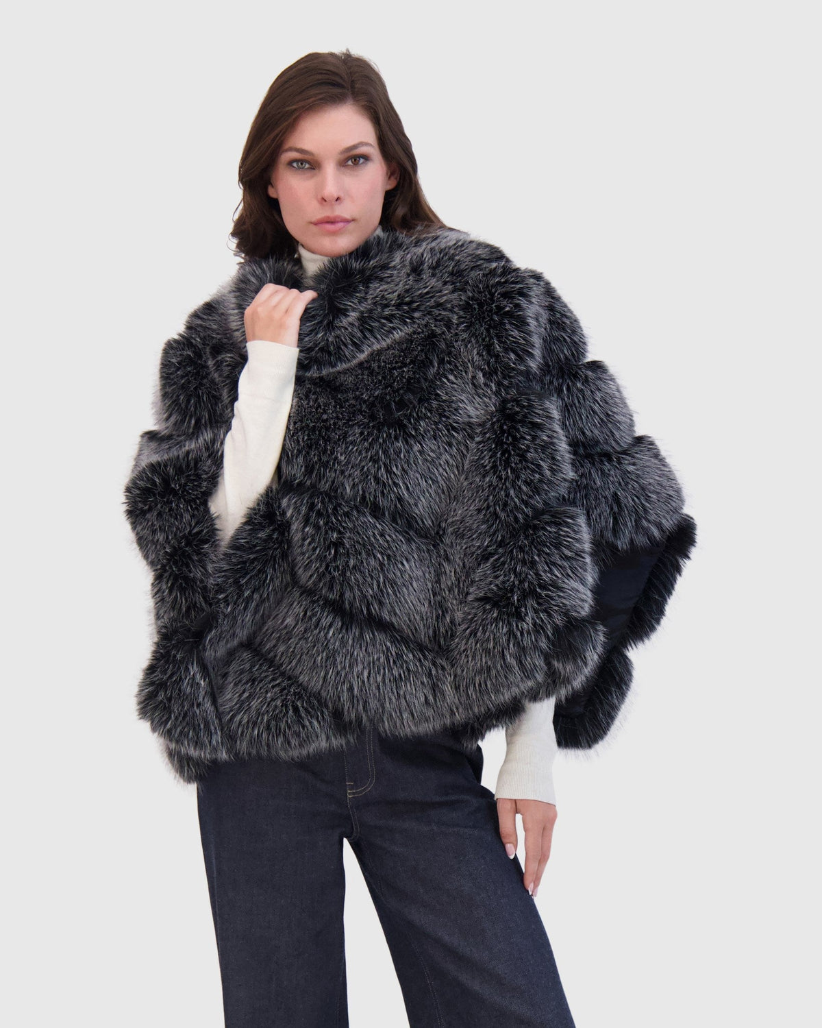FUR-FREE FOX-LIKE CAPE - SILVER