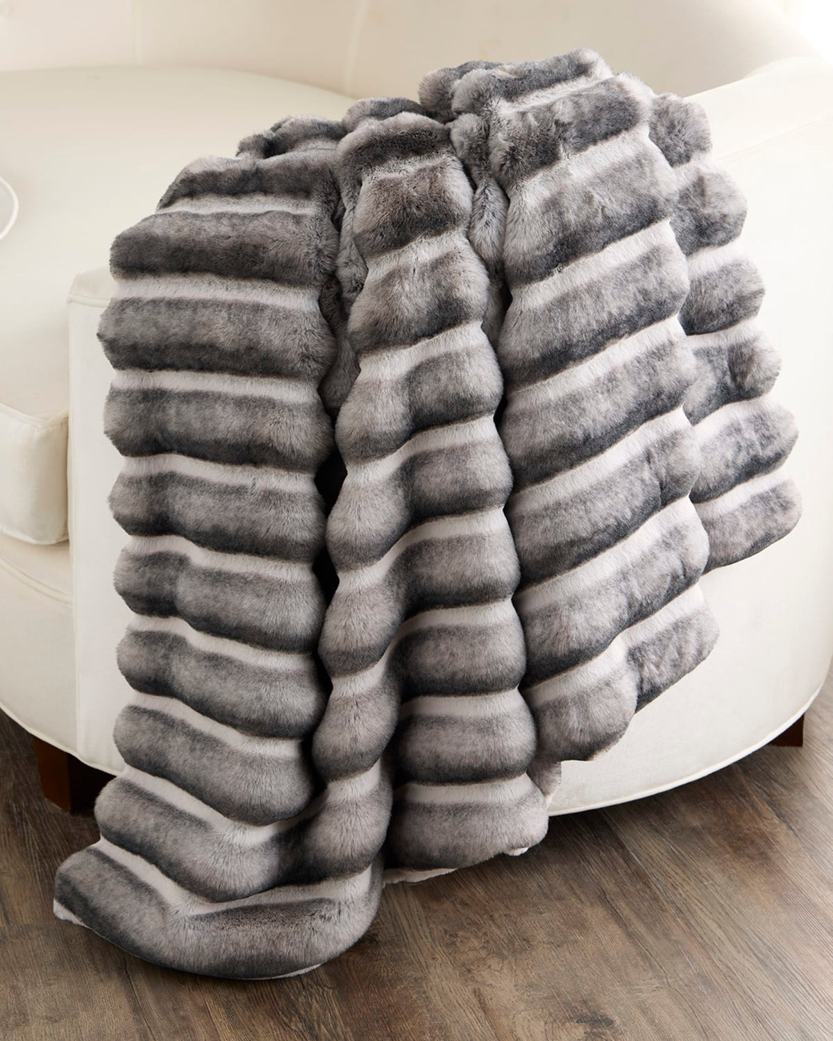 FUR-FREE CHINCHILLA (FAUX FUR) THROW
